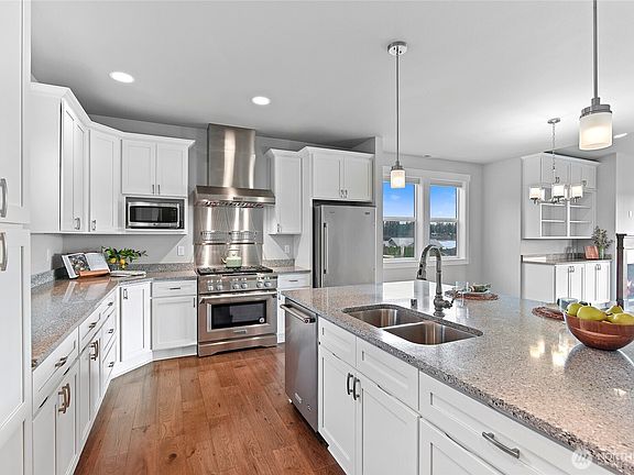 4th image of 17588 Fjord Drive NE