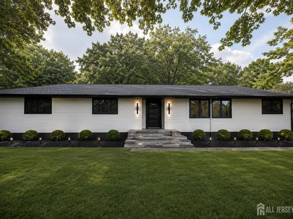 26 Bentley Rd, Monroe Township, NJ 08831