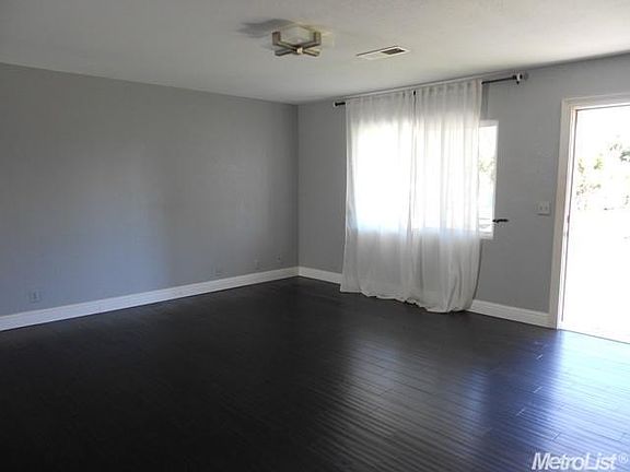 3rd image of 5650 N Gledhill Ave