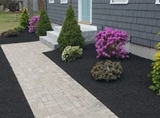 7 Maplewood Dr, Townsend, MA 01469