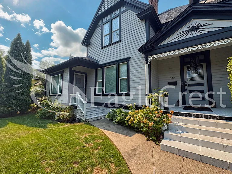 345 E Birch St — Photo 4