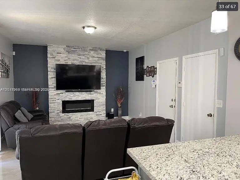 409 NW 87th Ln — Photo 13