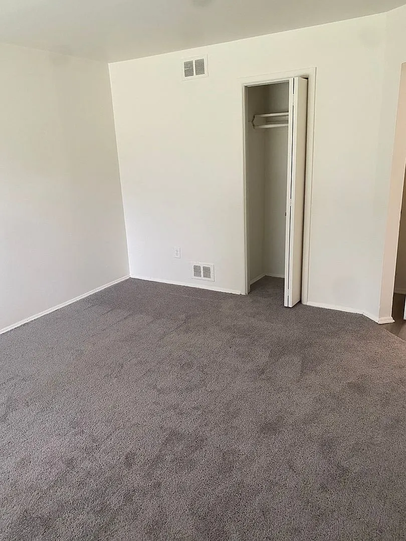 Airport Apartments (DCP Venture 3 LLC) — Photo 4