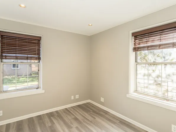 55-25 31st Avenue image 14 of 31