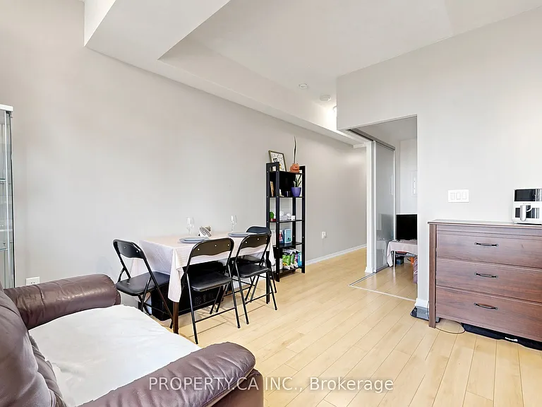 36 Lisgar St #819W — Photo 7
