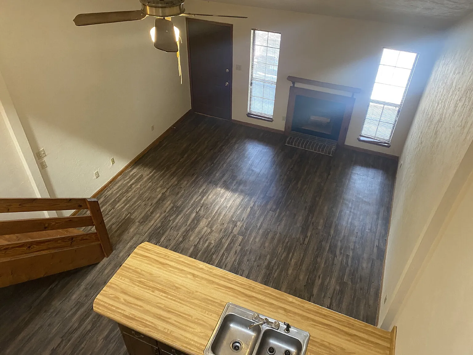 1 bed, 1.0 bath, 848 sqft, $1,050 — Photo 3