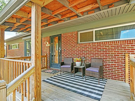 4th image of 1313 W Brady St