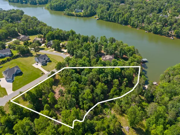 795 E Ridge Water Dr, Chesnee, SC 29323