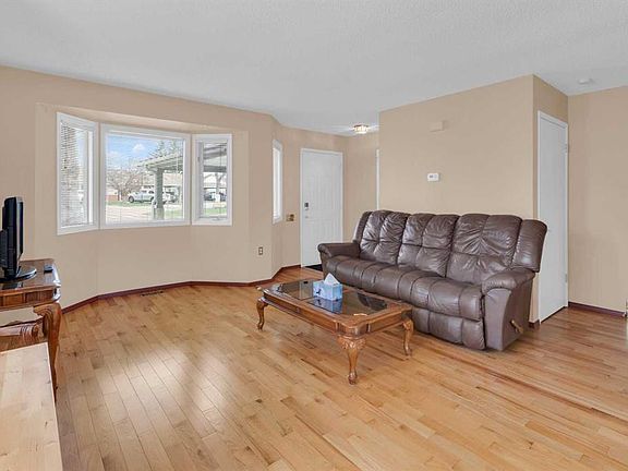 4th image of 2831 N Dovely Park SE