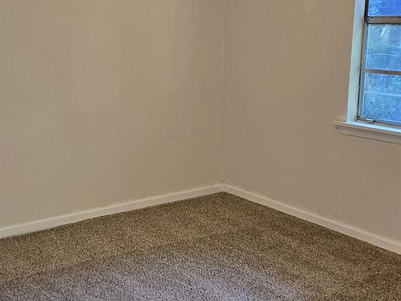 5th image of 1014 N Arcola St