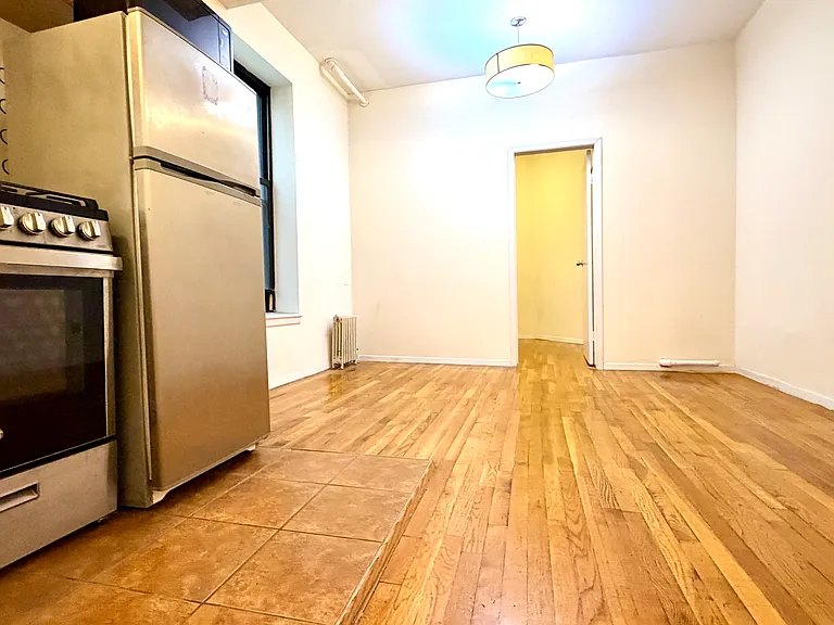 217 E 22nd St #7 — Photo 3