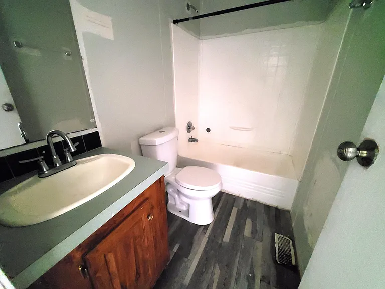 20327 Clyde Dr #B — Photo 6