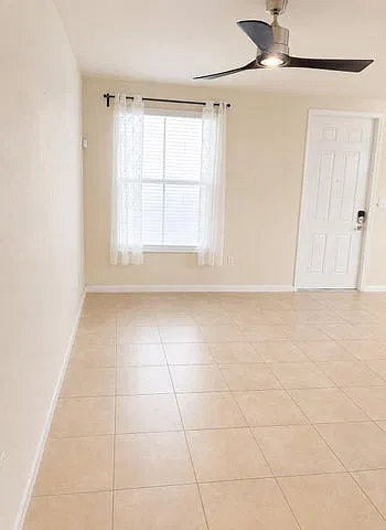 3 bed, 1768 sqft, $3,160 — Photo 3