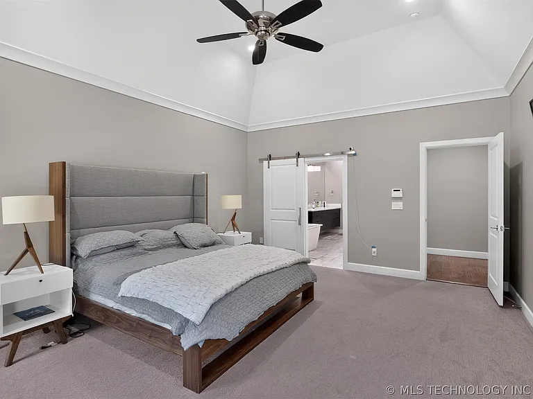 1119 W 86th Pl S — Photo 18