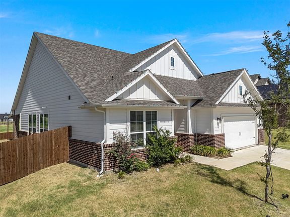 2nd image of 801 Taliaferro Trl