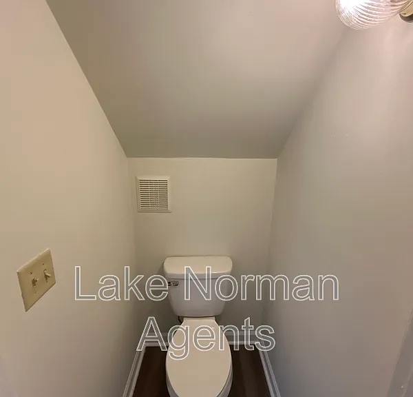 4709 Grassy Creek Rd — Photo 15