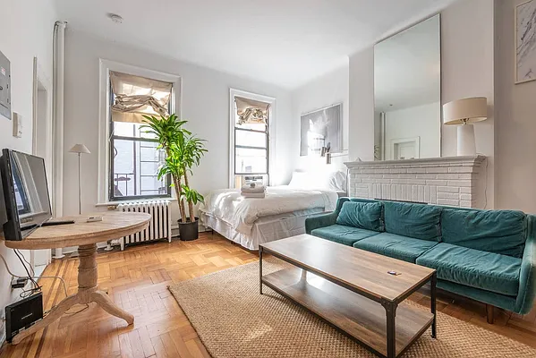 Rented by Compass | media 7