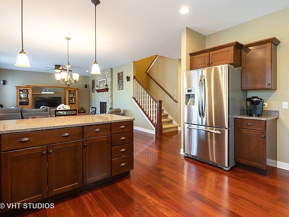 4th image of 600 Meadow Ln