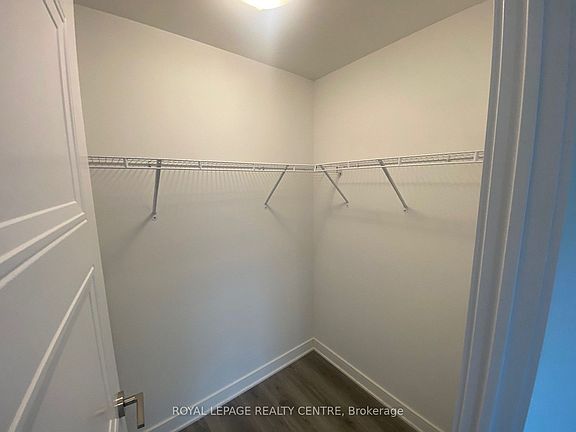 5th image of 25 Neighbourhood Ln #709