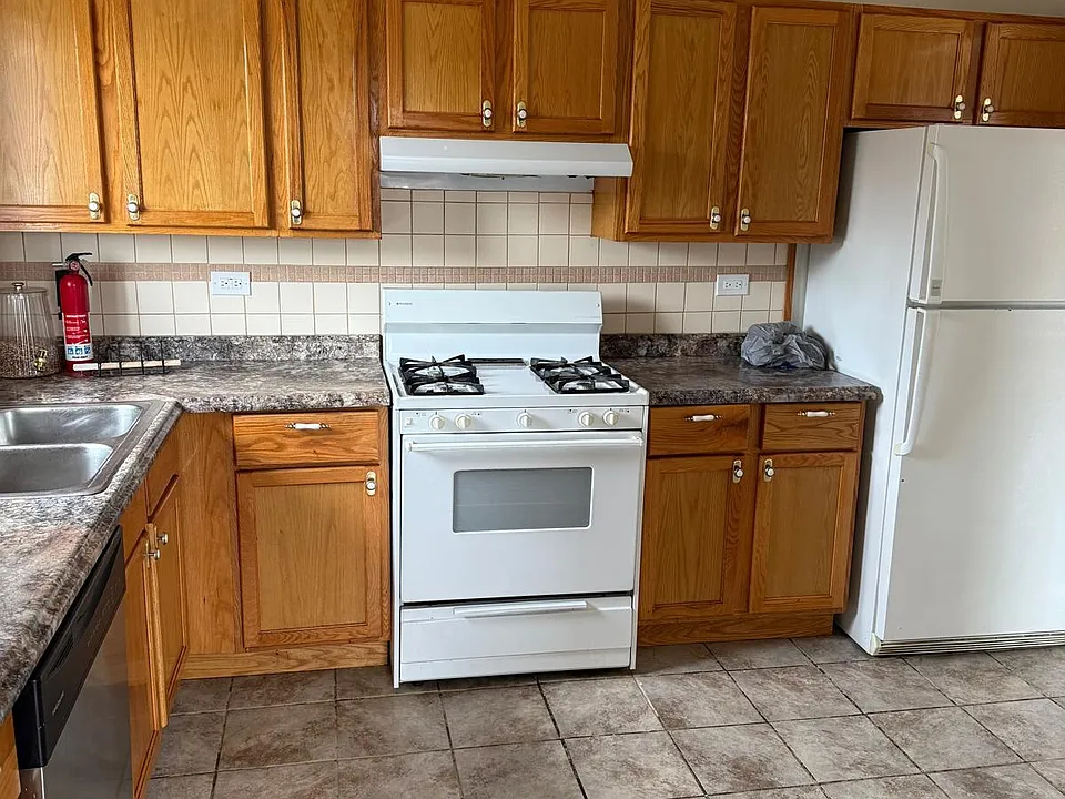 9039 Franklin Ct #305