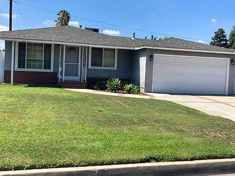 3rd image of 1341 S Valley Center Ave