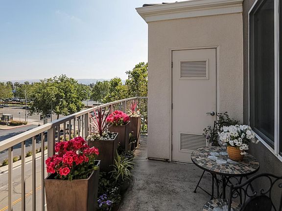 5th image of 912 Campisi Way Unit 403