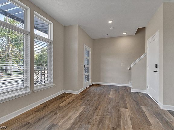 4th image of 3601 Bailey Ave