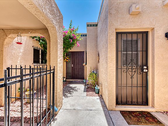 3rd image of 909 E Cochise Dr