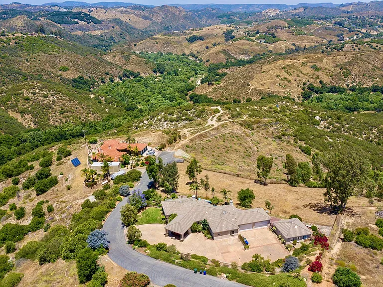 1859 Vista Del Lago — Photo 16
