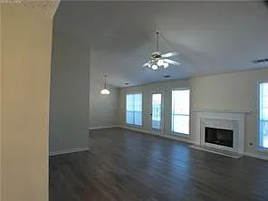 3277 Crossfield Ln — Photo 3