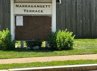 978 Bullocks Point Ave, Riverside, RI 02915