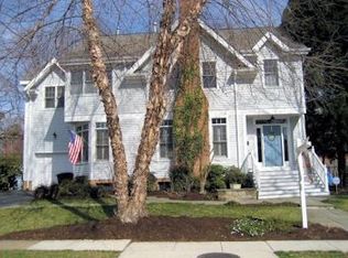 709 25th St S, Arlington, VA 22202
