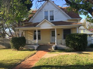 1420 E 9th Ave, Winfield, KS 67156