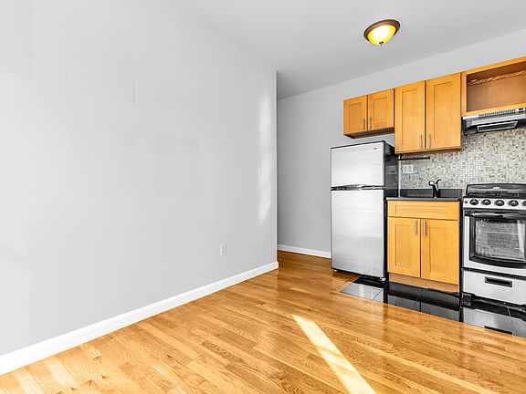 4th image of 101 Delancey St APT 20