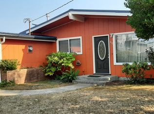 417 NW 10th St, Newport, OR 97365