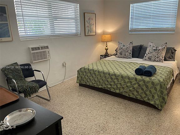 4th image of 1635 SW 6th St #3