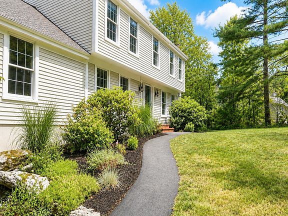 4th image of 337 Oakwood Drive