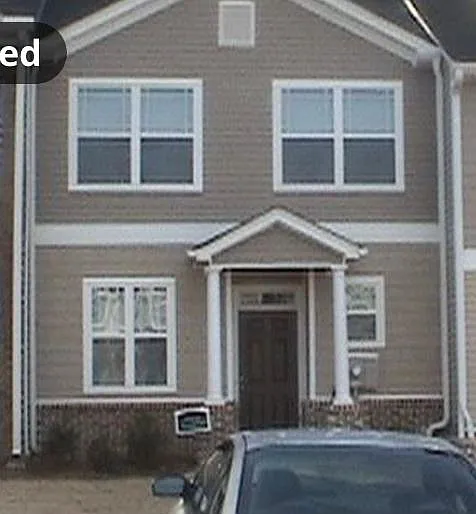 Ellenwood Dr — Photo 1
