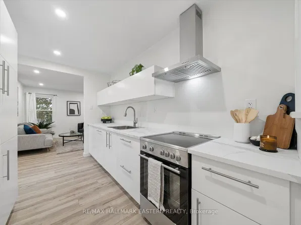 482 Wellington St, Peterborough, ON K9H 5C5