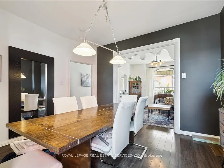 28 Saint Matthews Ave — Photo 11