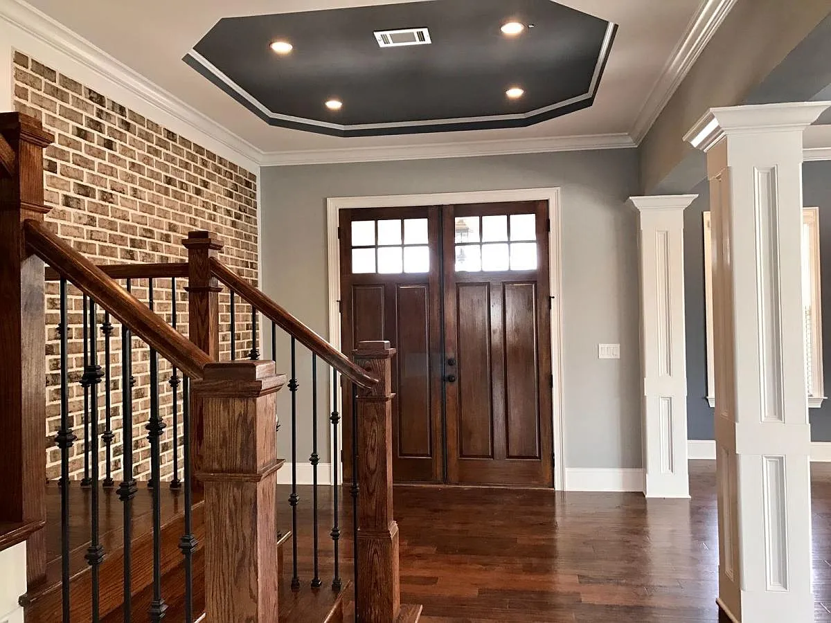 5 bed, 4776 sqft, $5,675 — Photo 2