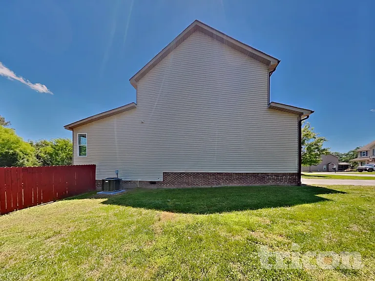70 Hilldebrant Dr — Photo 20