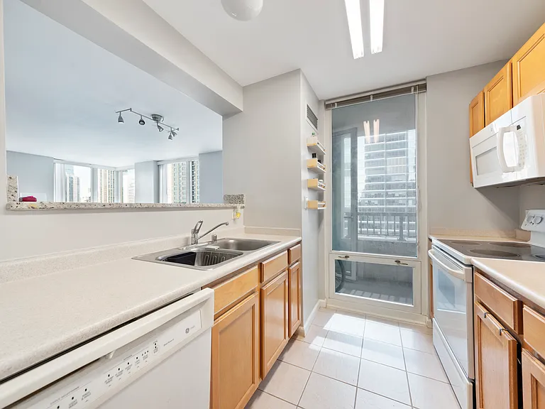 345 N La Salle Dr #2203 — Photo 1