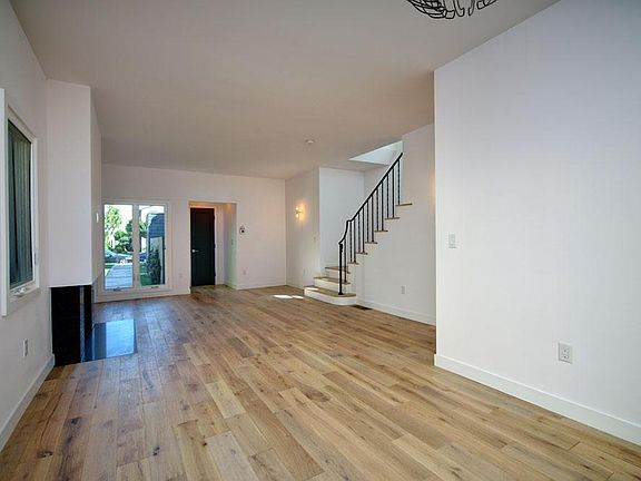 Living room & dining area