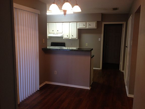 5th image of 15 Creekmont Ln