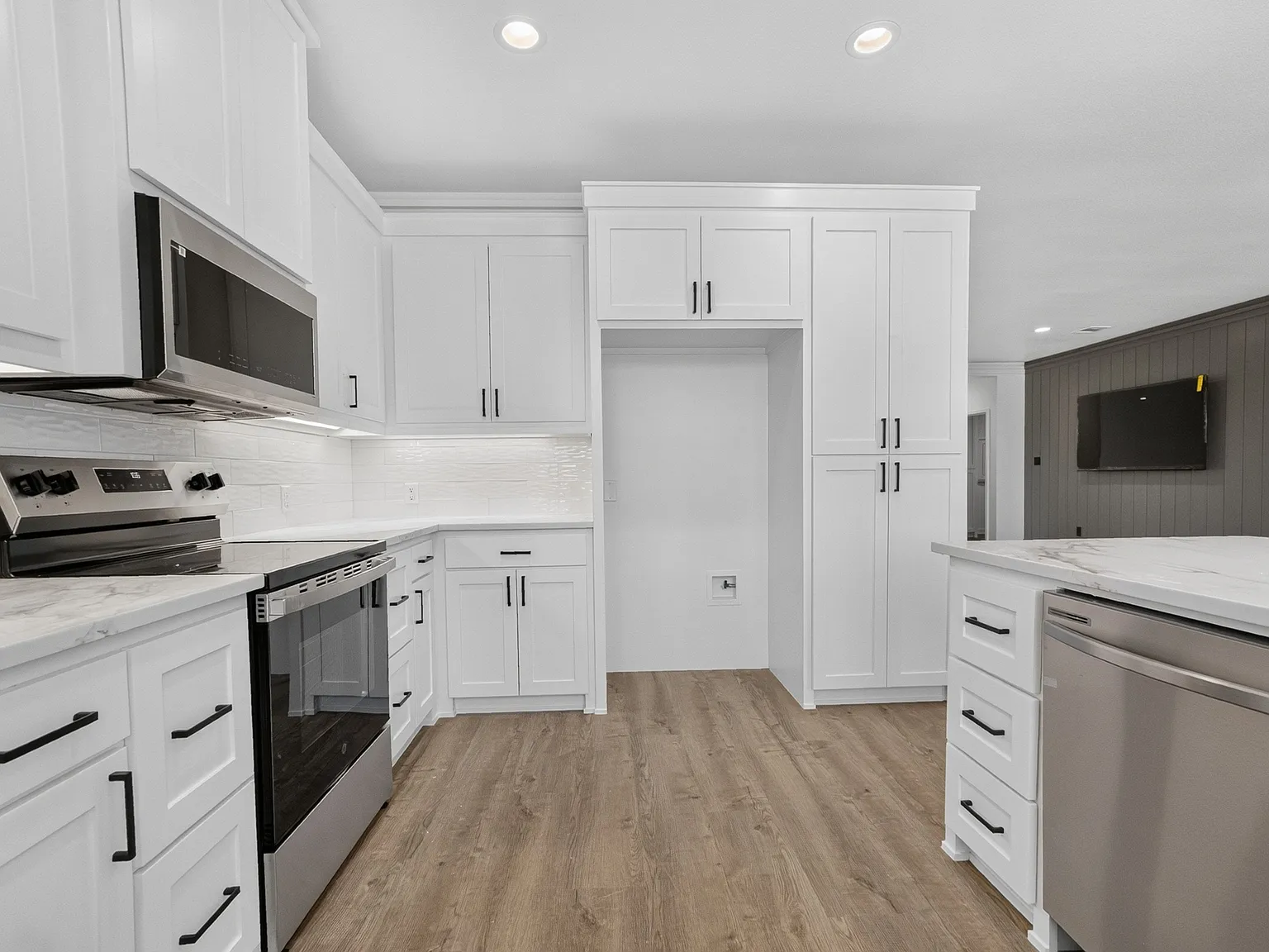4 bed, 4.5 bath, 1734 sqft, $4,800 — Photo 4