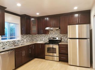 390 Dennis Ave, Sunnyvale, CA 94086