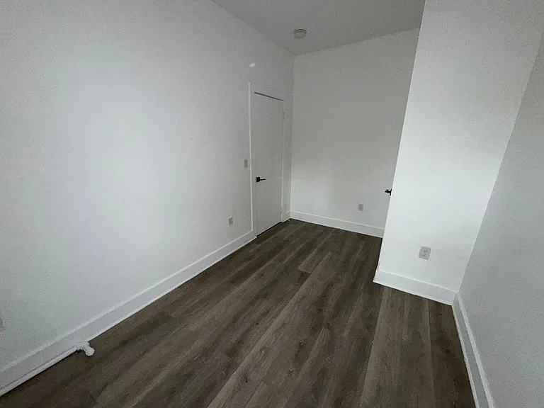 214 64th St #5E — Photo 9