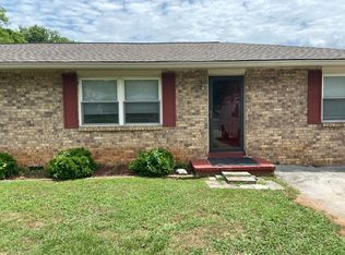 885 Cross St, Rossville, GA 30741