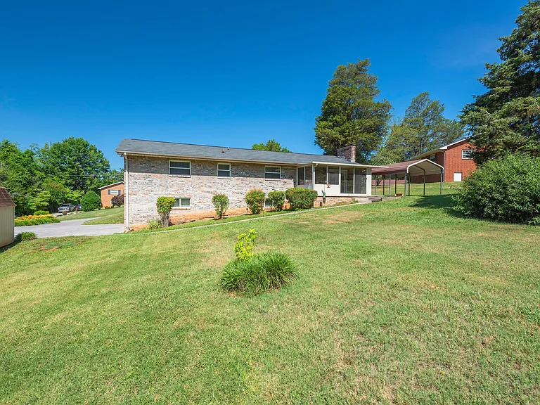 6216 Mountain Laurel Rd — Photo 36